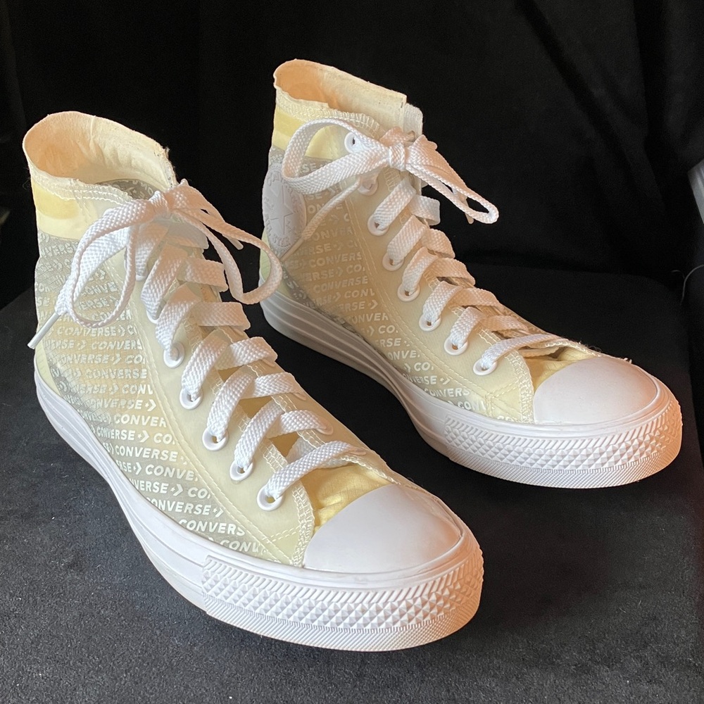 Converse Chuck Taylor All Star High Tops Translucent clear white logos M 8, W 10